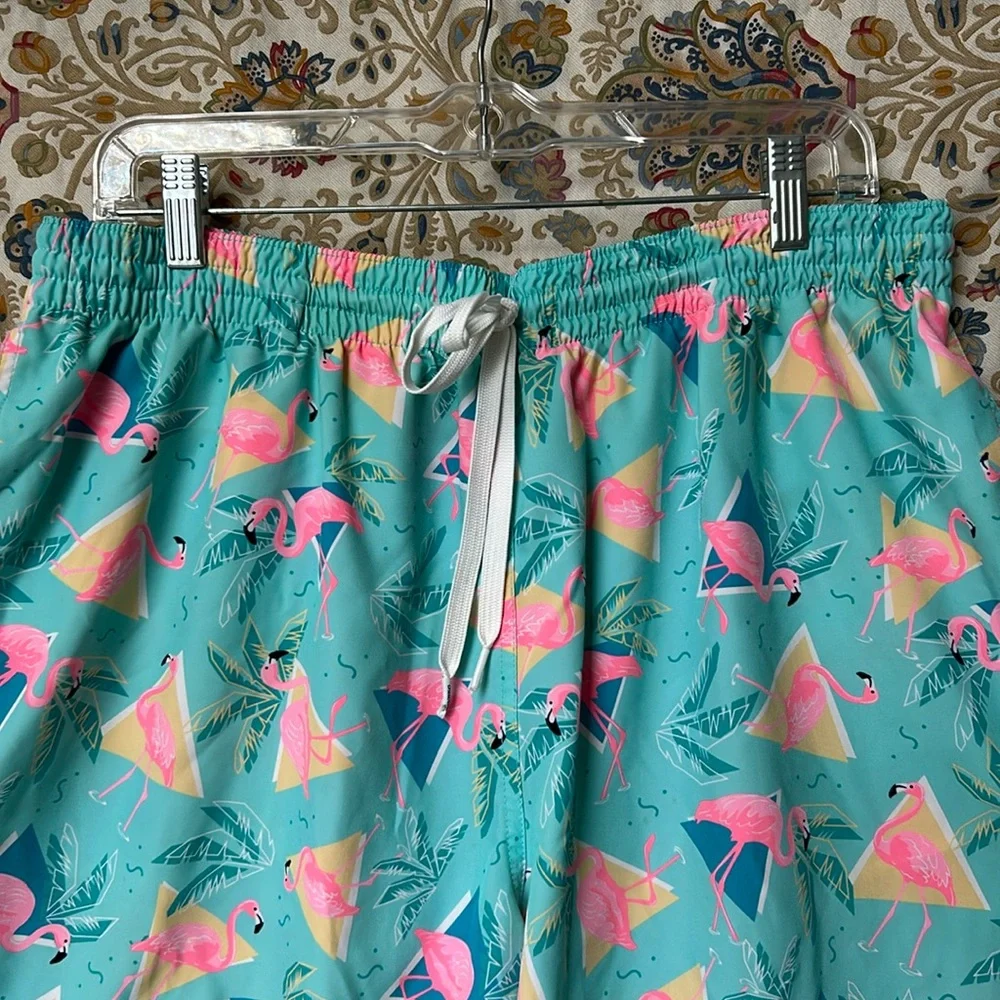 Chubbies Men’s Flamingo Swim Trunks w/Elastic‎ Band Blue/Pink Mesh Liner 2X